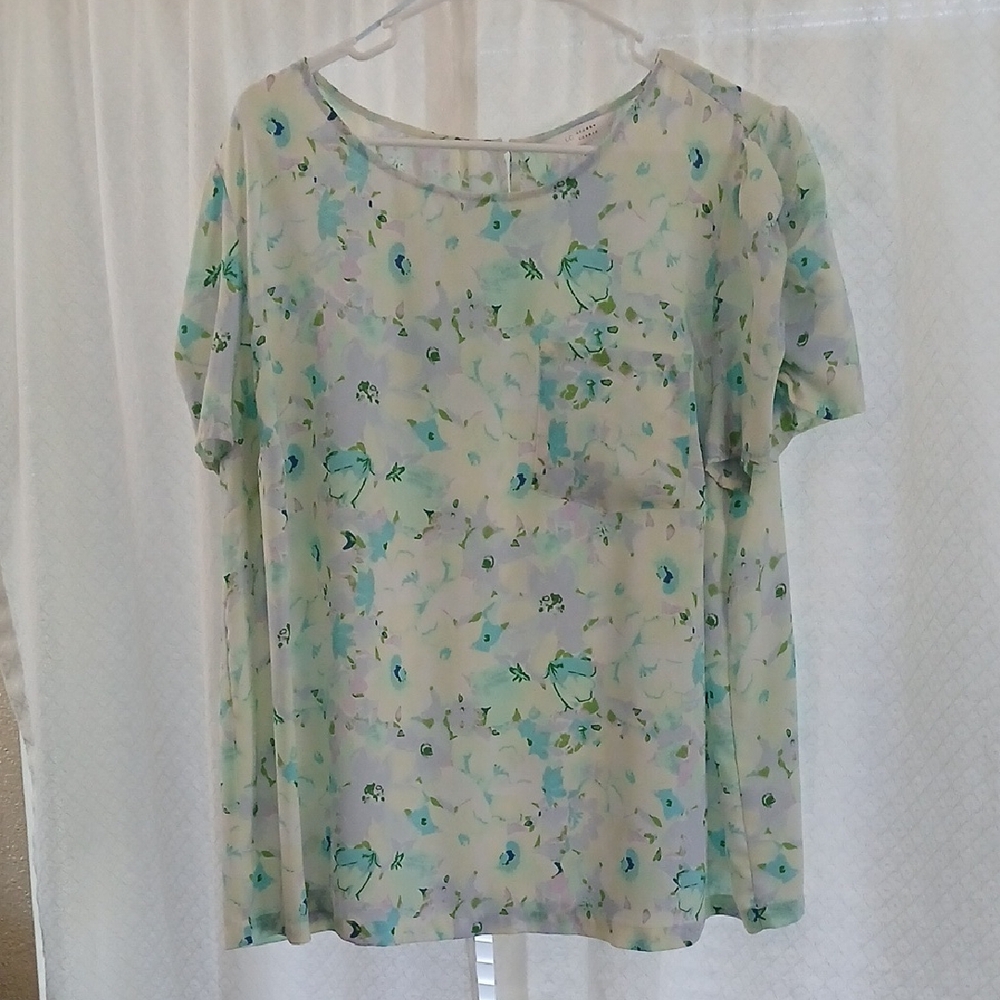 LC Lauren Conrad Pastel Floral Ruched Short Sleeve Blouse With Pocket
